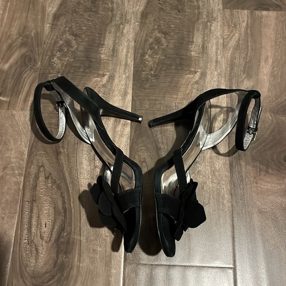 Perfect Black Heels - Picture 3 of 6